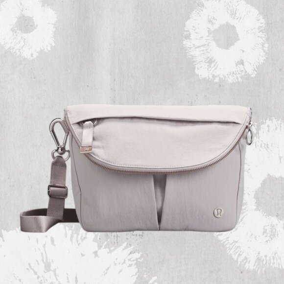 CUTE! Lululemon All Night Festival Bag Mini in Chrome - Picture 5 of 8